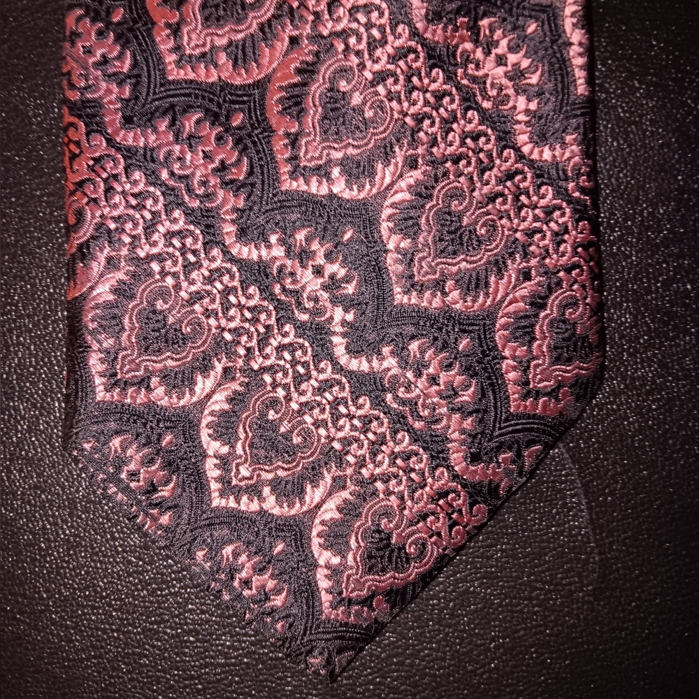 Vintage Gimbles Oleg Cassini Burma pink and black necktie